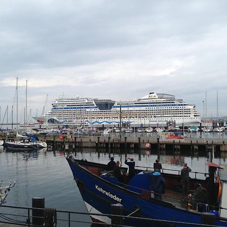 Exclusive Fewo In Warnemuende, 150M To The Beach, 2 Bathrooms, 2 Bedrooms, Sauna, Wifi And Much More. Rostock Luaran gambar